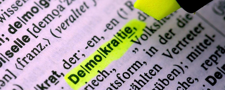 c-Shutterstock-Demokratie-1608200647.jpg